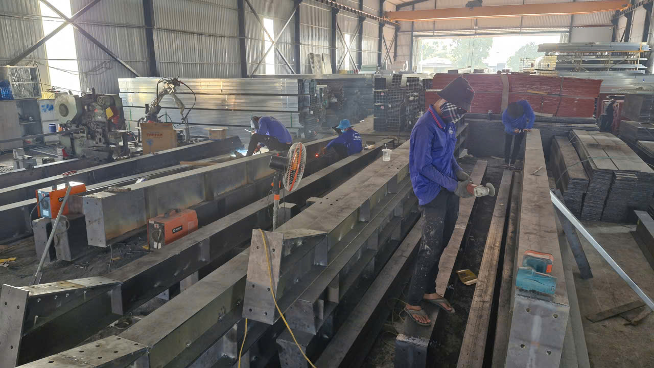 kho sản xuất nhôm kính hải long